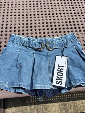 Woman’s skort